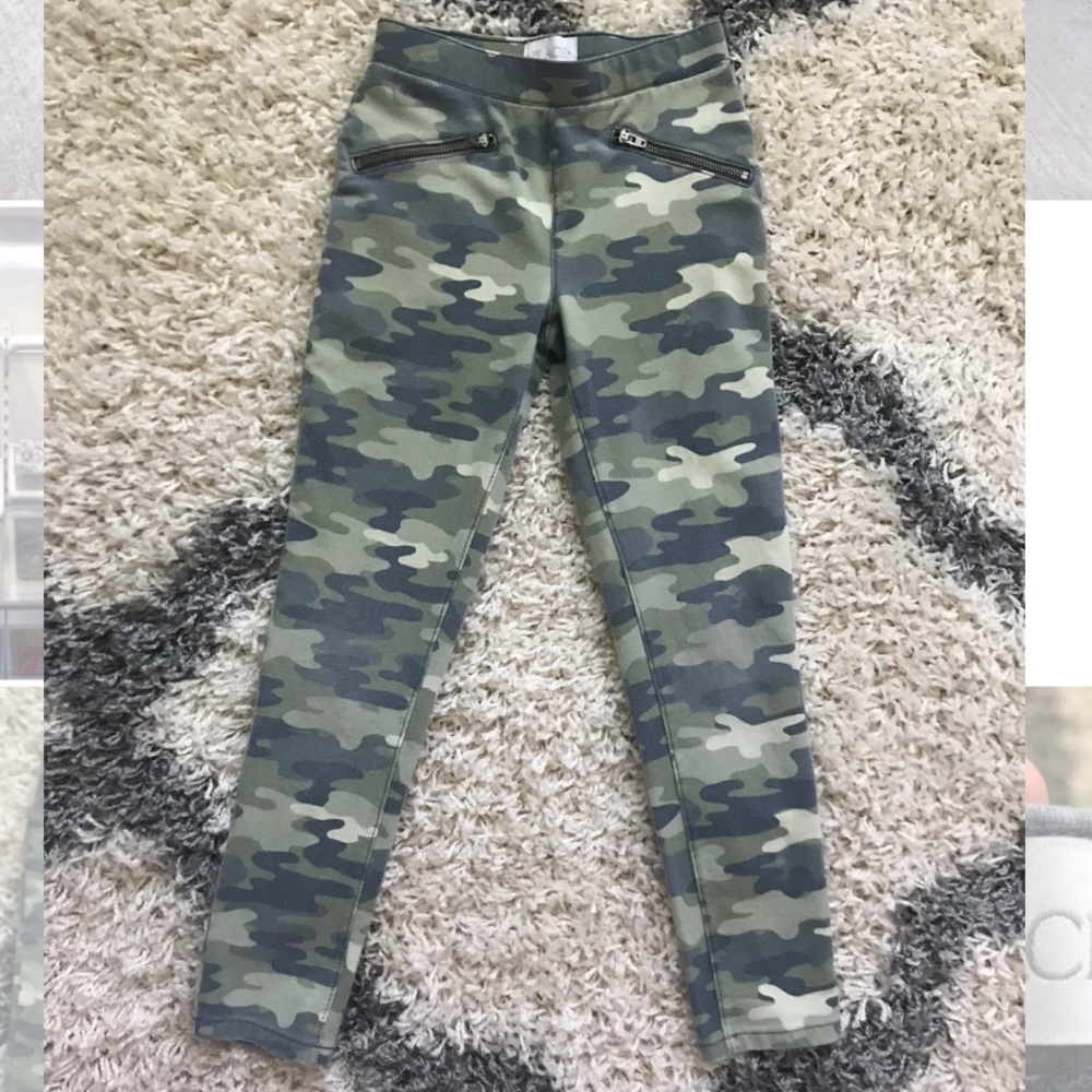 The Children’s Place Girl camo leggings